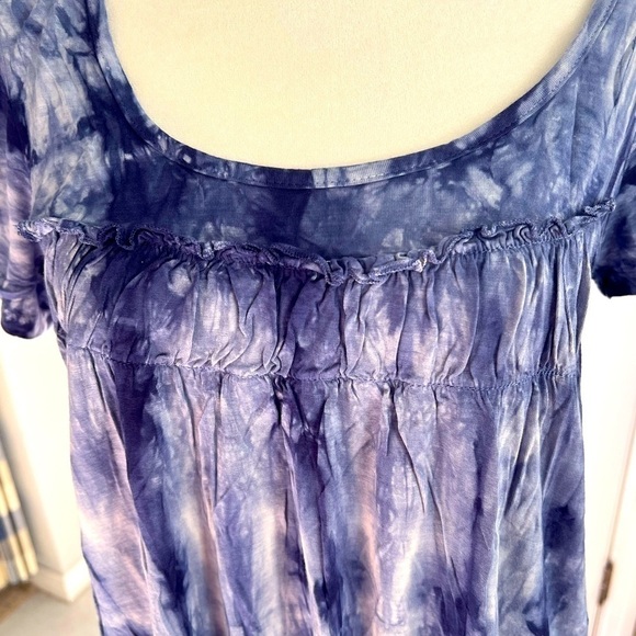 Charlotte Russe:Women Blue Tie Dyed shirted front loose fit top.  Size L  NWT - Picture 5 of 10